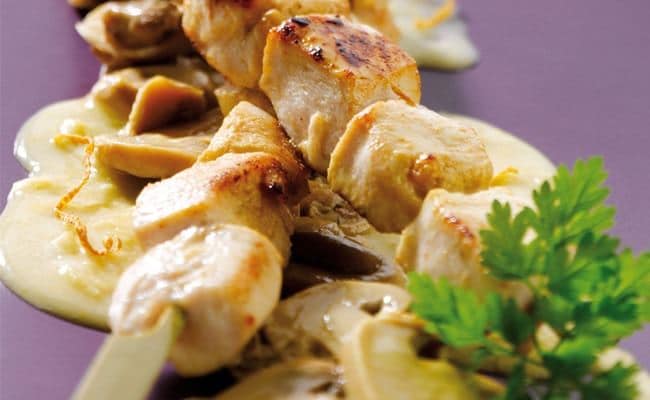 Brochette de volaille, crème de maïs & sa poêlée de champignons